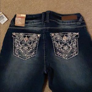 Sale 3 for $20 NWT Wallflower embellished capris